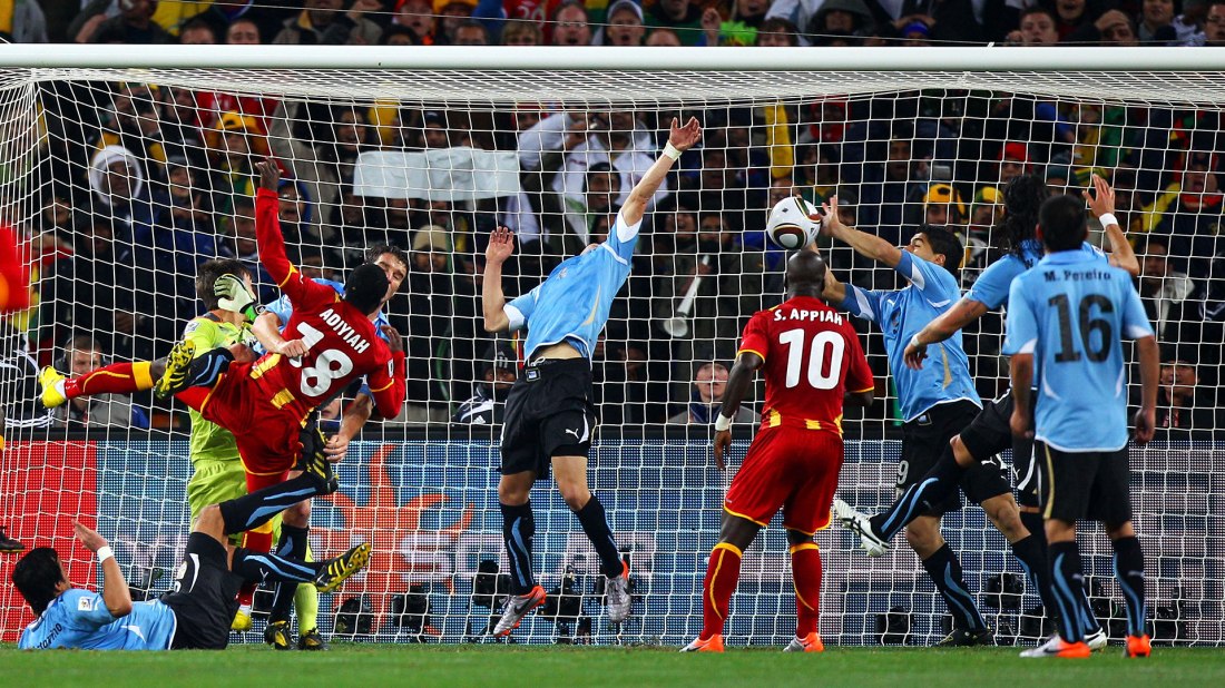 luis-suarez-uruguay-ghana-world-cup-2010_1bxzr5oswqjp113dhnuu1owofa